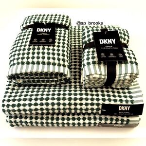 🎁DKNY Bath Towel Set - Green & White - 8 Pieces - Monet Tile Spruce Green